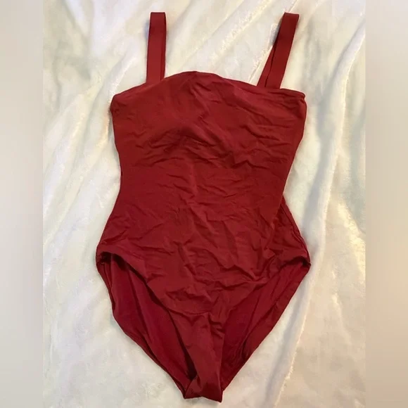 Andie’s Elegant Burgundy One-Piece Swimsuit - Picture 2 of 6